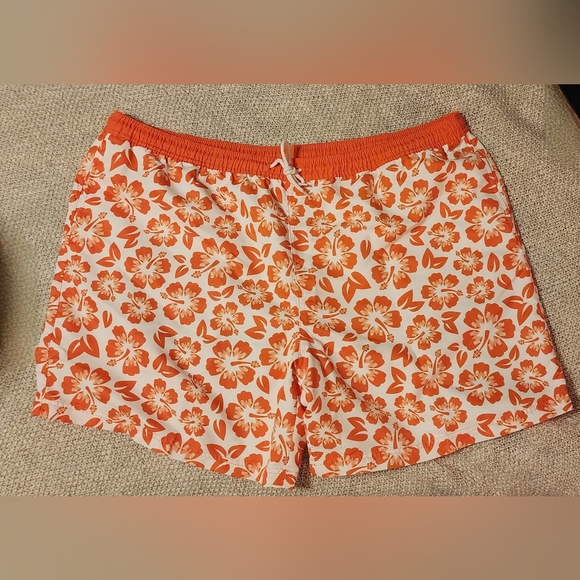 Whataburger Quick-Dry Hibiscus Shorts, Men's 3XL - Picture 2 of 3